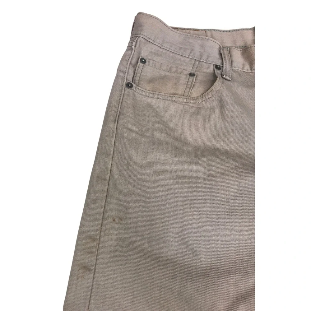 Levis adding classic